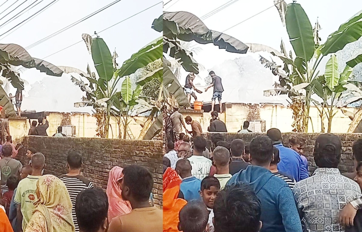 শেরপুরে মোবাইল চার্জার বিস্ফোরণে পুড়ল ইলেকট্রিশিয়ানের বাড়ি: ১৫ লক্ষ টাকার ক্ষতি